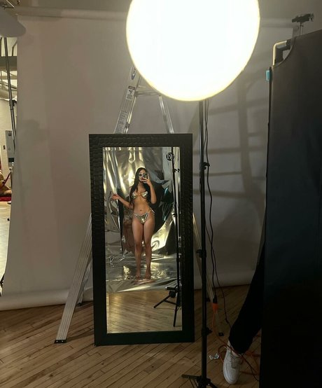 Nacktes geleaktes OnlyFans-Foto von Desness