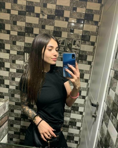 Yourqueen3