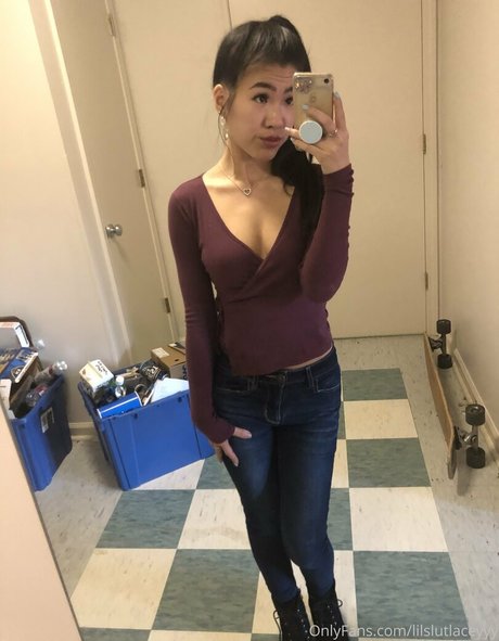 Nacktes geleaktes OnlyFans-Foto von Stonerlaceyyy