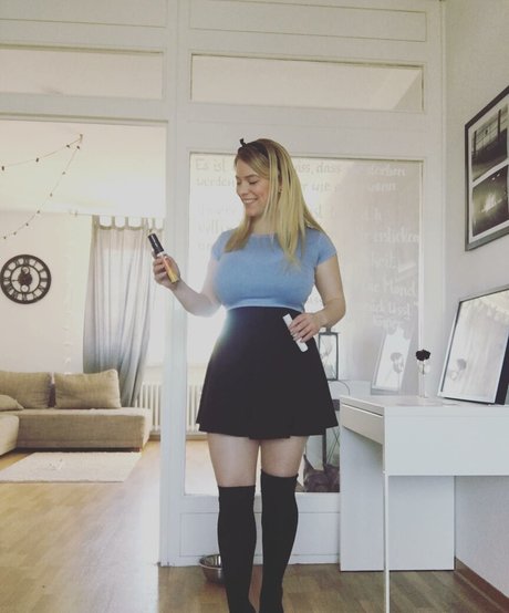 Nacktes geleaktes OnlyFans-Foto von Laura Katz