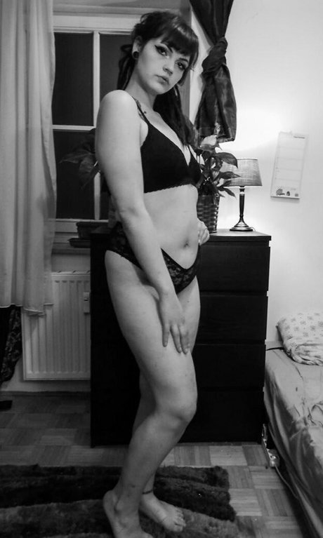 Nacktes geleaktes OnlyFans-Foto von Bisibeth