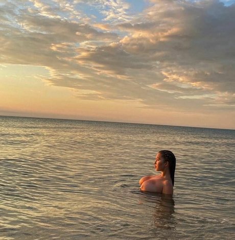 Nacktes geleaktes OnlyFans-Foto von Nika Arven