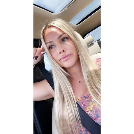 Nacktes geleaktes OnlyFans-Foto von Angelrawww
