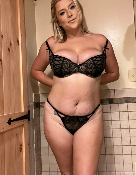 Nacktes geleaktes OnlyFans-Foto von Lovelylilyd