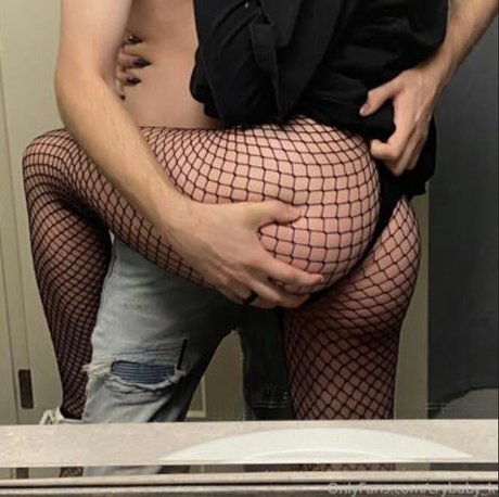 Nacktes geleaktes OnlyFans-Foto von Crybabyk