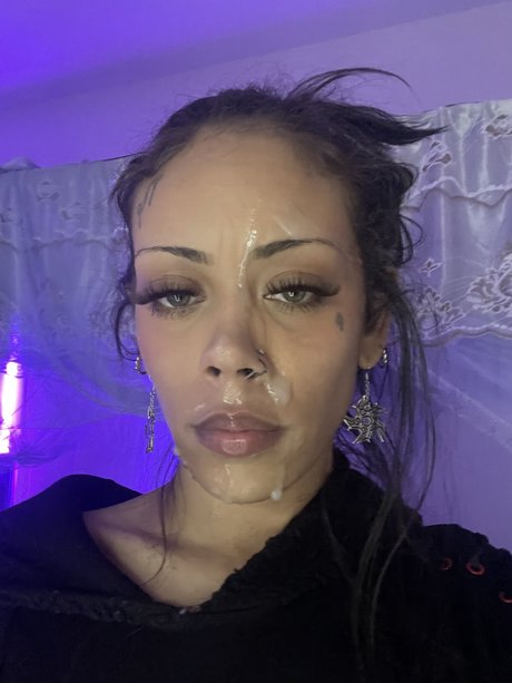 Nacktes geleaktes OnlyFans-Foto von Lust4lola