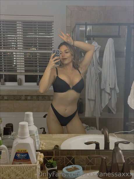 Nacktes geleaktes OnlyFans-Foto von Essa V