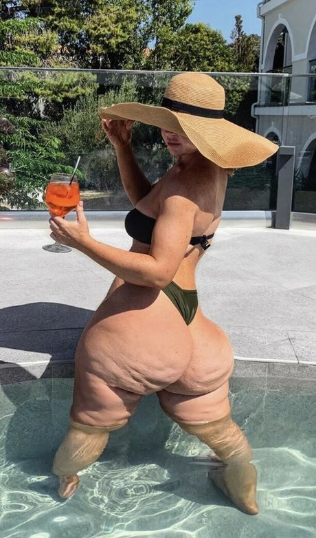 Nacktes geleaktes OnlyFans-Foto von Esmee Dream