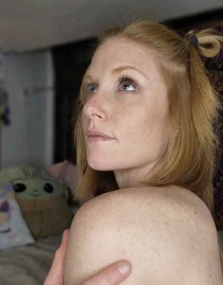 Nacktes geleaktes OnlyFans-Foto von Akgingersnaps