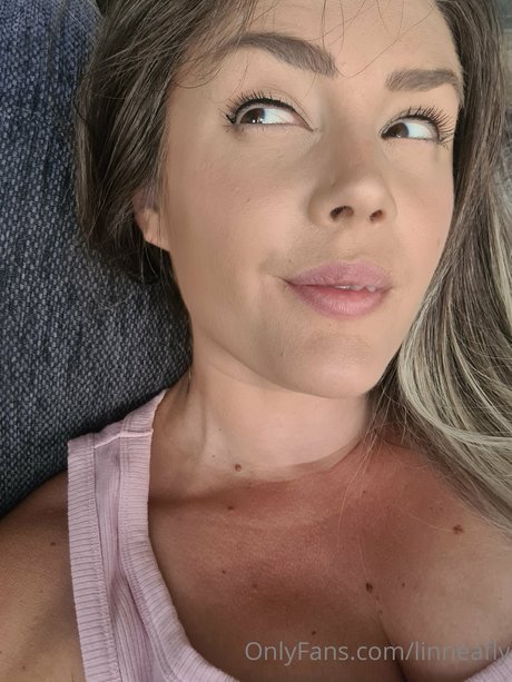 Nacktes geleaktes OnlyFans-Foto von Linneafly