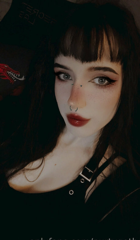 Nacktes geleaktes OnlyFans-Foto von Purtygoth