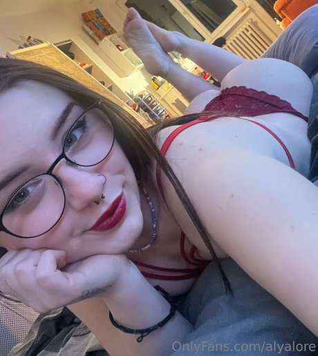 Nacktes geleaktes OnlyFans-Foto von Alya Lore