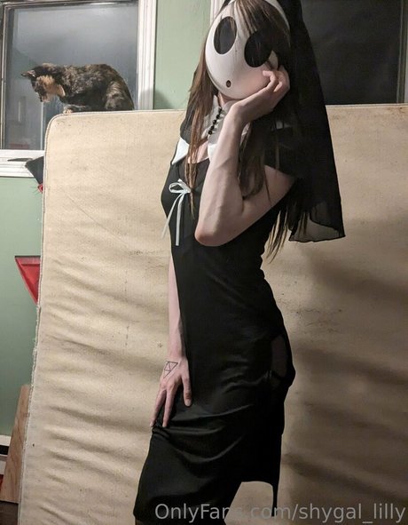 Shygal_lilly