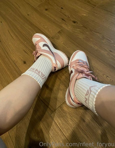 Nacktes geleaktes OnlyFans-Foto von Nfeetforyou