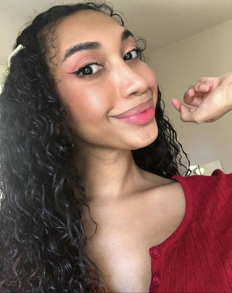 Nacktes geleaktes OnlyFans-Foto von Alyssa Cova