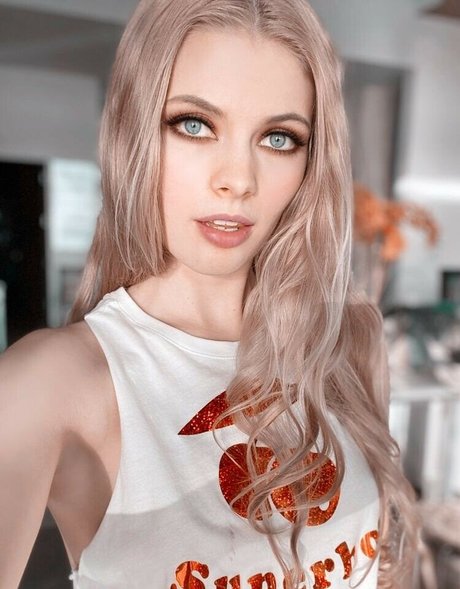 Nacktes geleaktes OnlyFans-Foto von Sophie Sparks