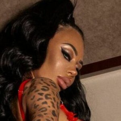 Nacktes geleaktes OnlyFans-Foto von Djessika Eddison