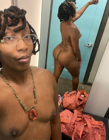 Coppershowgirl