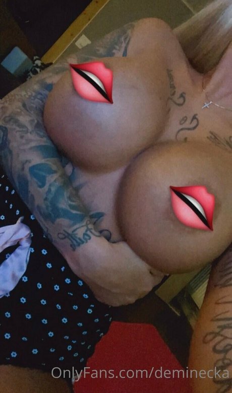 Nacktes geleaktes OnlyFans-Foto von Deminecka