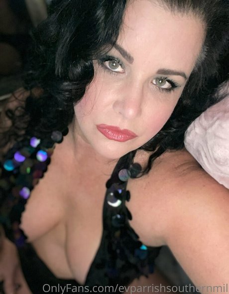 Nacktes geleaktes OnlyFans-Foto von Evparrishsouthernmil