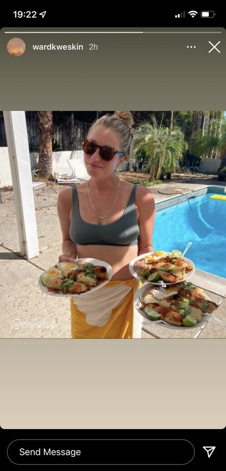 Nacktes geleaktes OnlyFans-Foto von Molly Baz