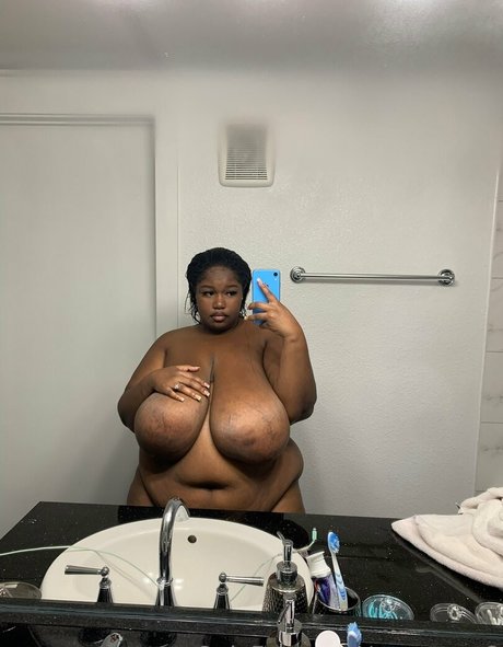 Nacktes geleaktes OnlyFans-Foto von Necyness2