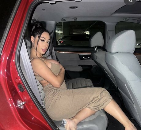 Nacktes geleaktes OnlyFans-Foto von Theariazul