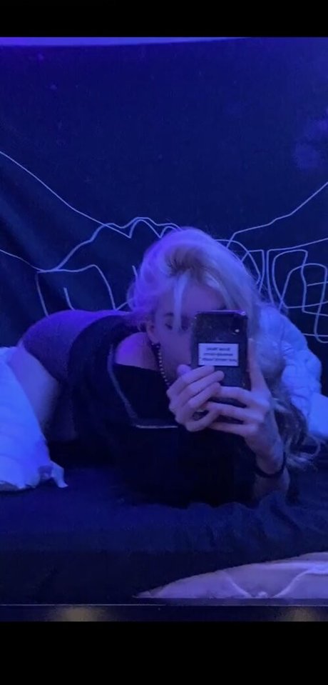 Nacktes geleaktes OnlyFans-Foto von Naomiskyex