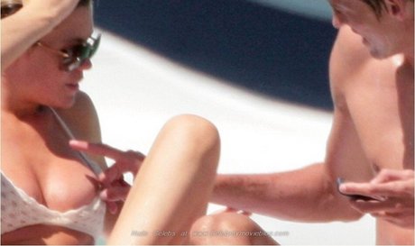 Nacktes geleaktes OnlyFans-Foto von Abbey Clancy