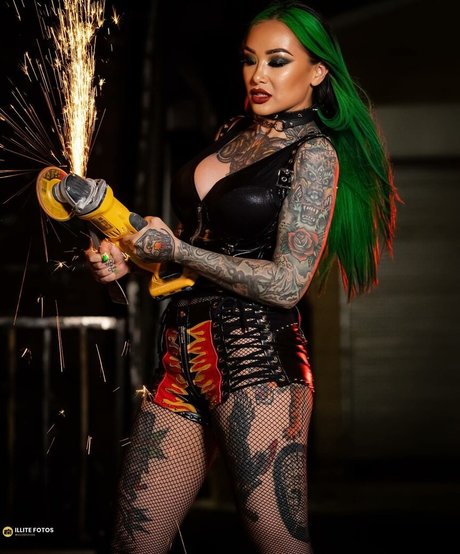 Wwe Shotzi