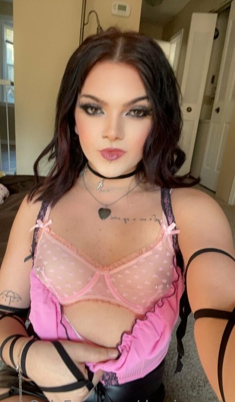 Nacktes geleaktes OnlyFans-Foto von Demi Austin Looney
