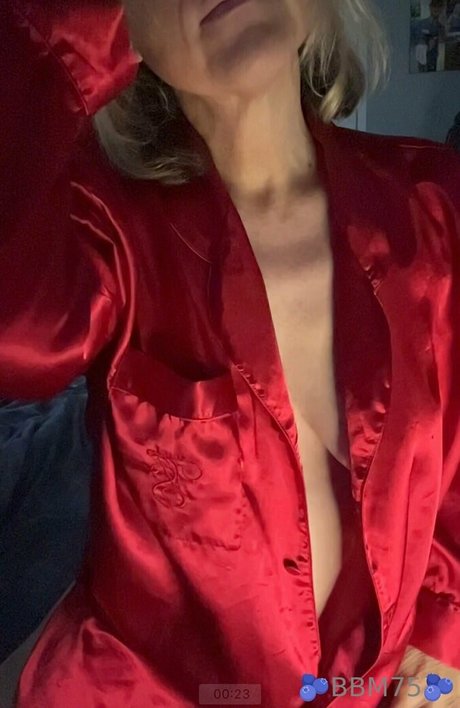 Nacktes geleaktes OnlyFans-Foto von Blueberrymama75