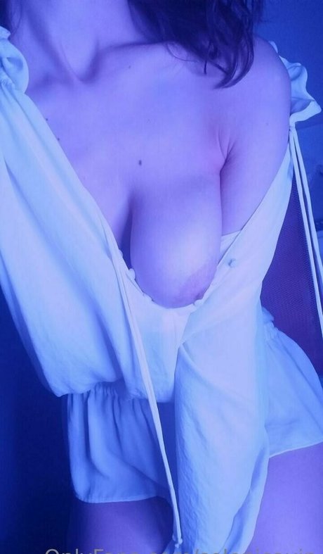 Nacktes geleaktes OnlyFans-Foto von Selenicavip