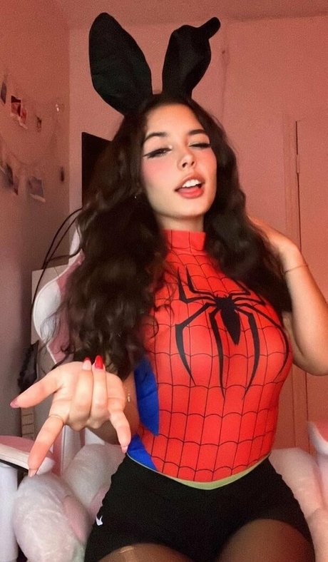 Nacktes geleaktes OnlyFans-Foto von Alee Babe