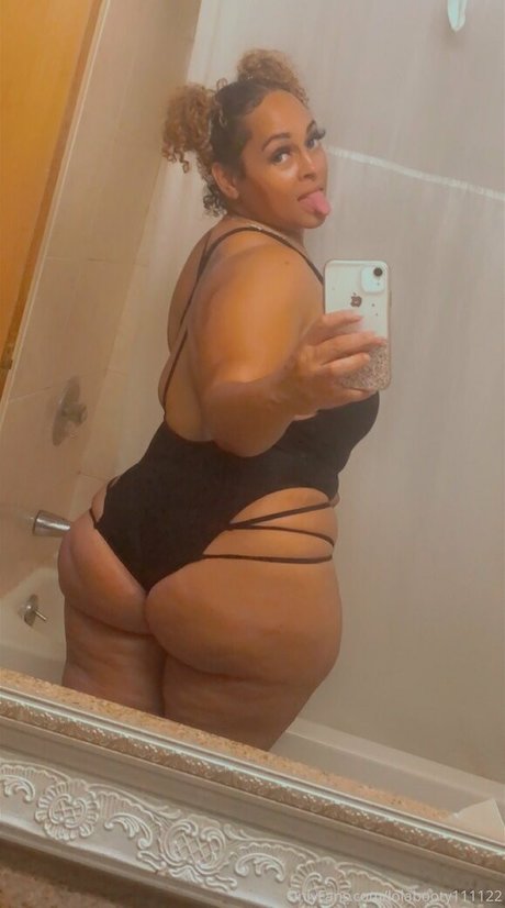 Nacktes geleaktes OnlyFans-Foto von Lolabooty111122