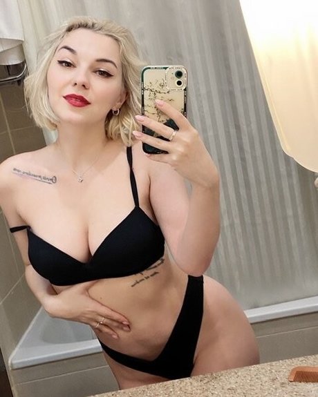 Nacktes geleaktes OnlyFans-Foto von Dear Iris