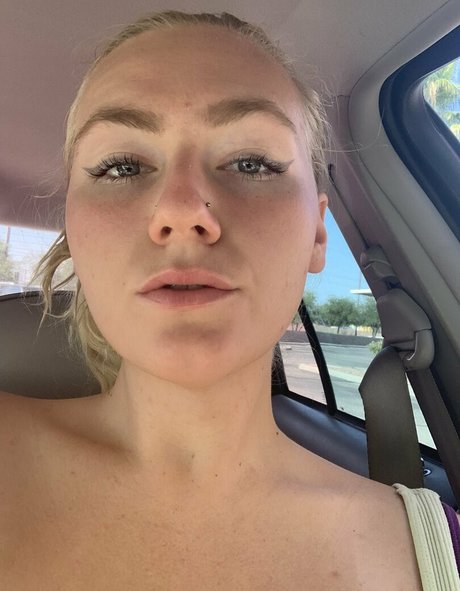 Blondefeedee
