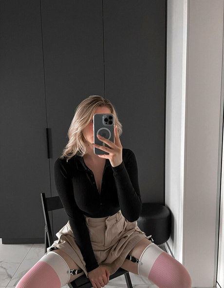 Nacktes geleaktes OnlyFans-Foto von Nensimur