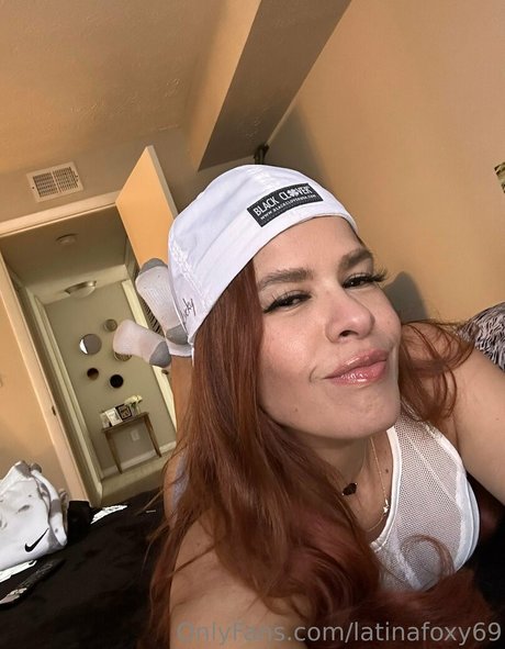 Latinafoxy69