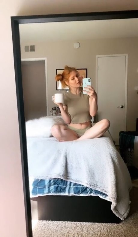 Nacktes geleaktes OnlyFans-Foto von Maidofmight