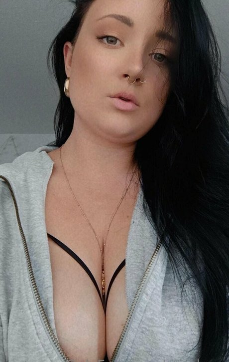 Nacktes geleaktes OnlyFans-Foto von Missluup