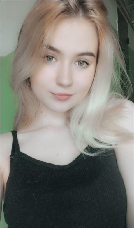 Nacktes geleaktes OnlyFans-Foto von Yourloveemily