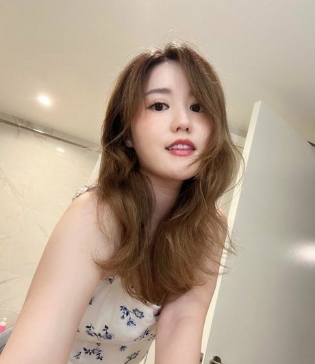 Nacktes geleaktes OnlyFans-Foto von Plushys