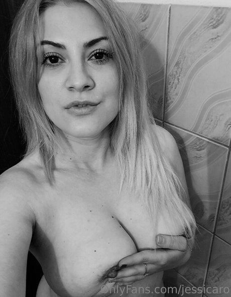 Nacktes geleaktes OnlyFans-Foto von Jessicaro