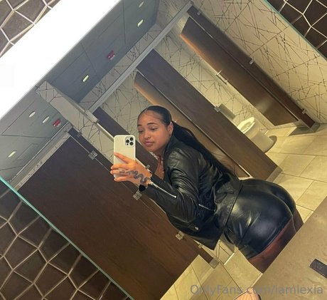 Nacktes geleaktes OnlyFans-Foto von Iamlexia