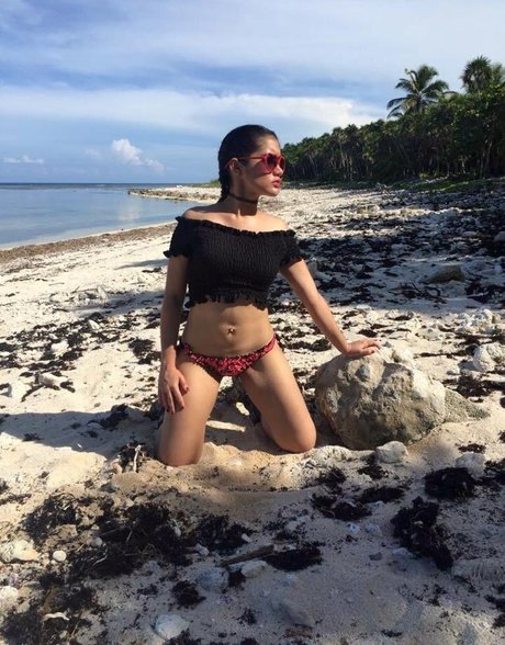 Nacktes geleaktes OnlyFans-Foto von Red Velvet Doll