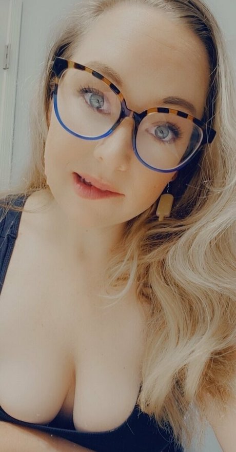 Nacktes geleaktes OnlyFans-Foto von Marymoonkat