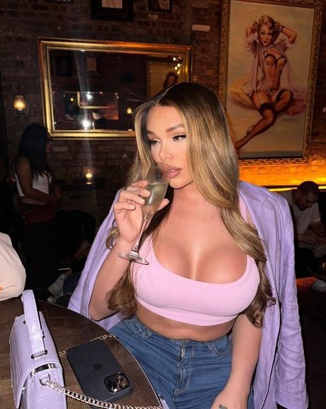 Ts Lauren Cox