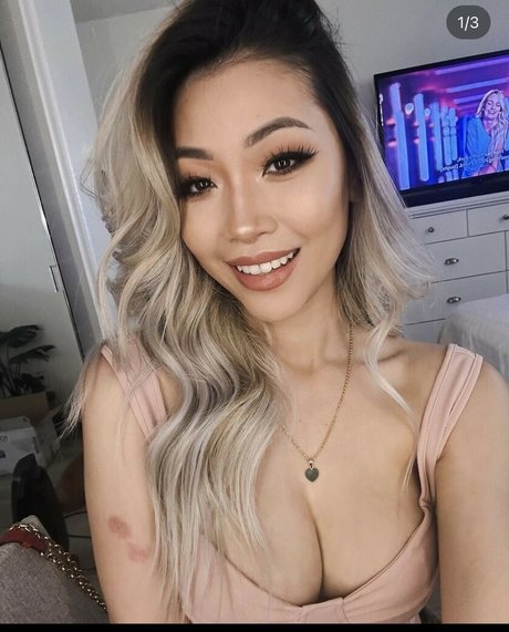 Nacktes geleaktes OnlyFans-Foto von Jenbaited