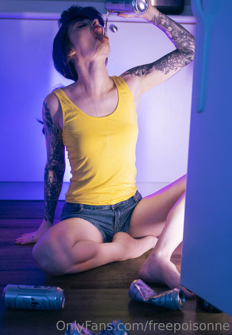 Nacktes geleaktes OnlyFans-Foto von Freepoisonne